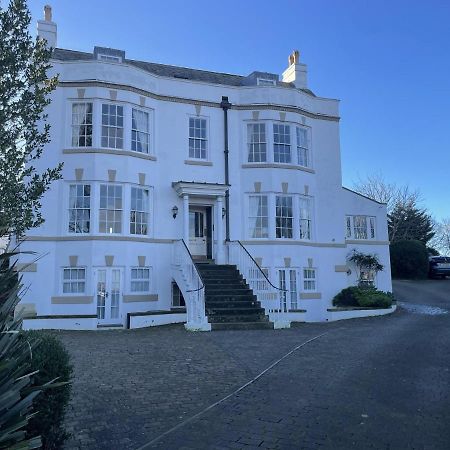Stunning 2-Bed-2Bath Apt In Whitby With Parkingアパートメント エクステリア 写真