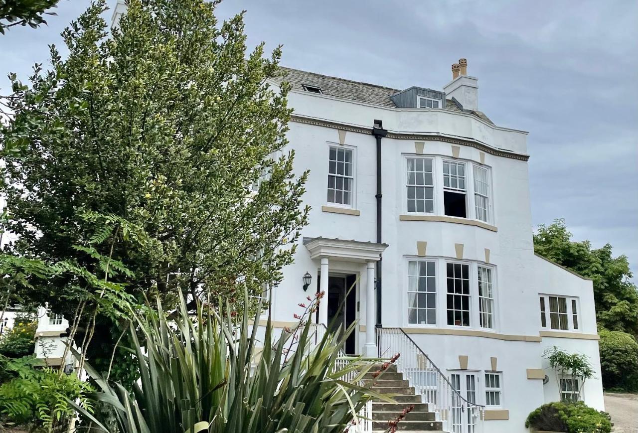 Stunning 2-Bed-2Bath Apt In Whitby With Parkingアパートメント エクステリア 写真