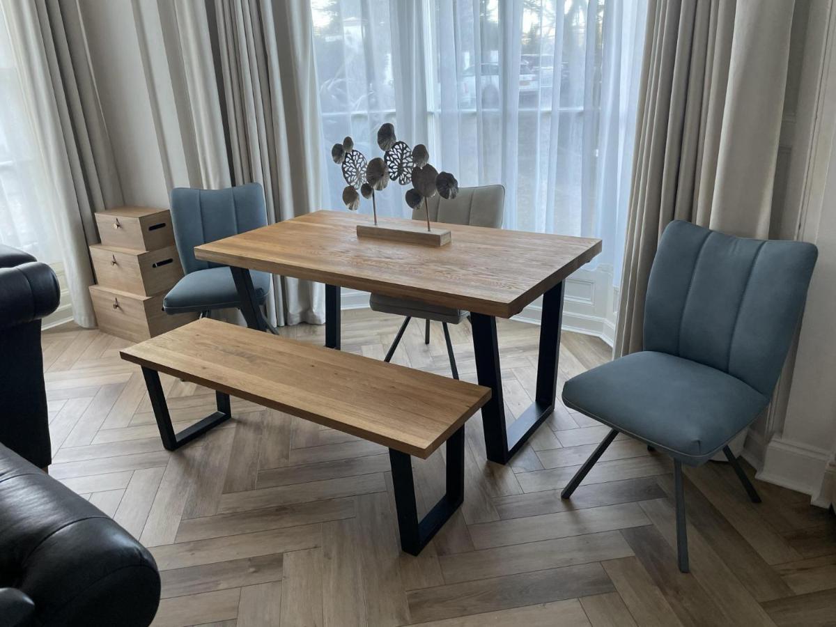 Stunning 2-Bed-2Bath Apt In Whitby With Parkingアパートメント エクステリア 写真