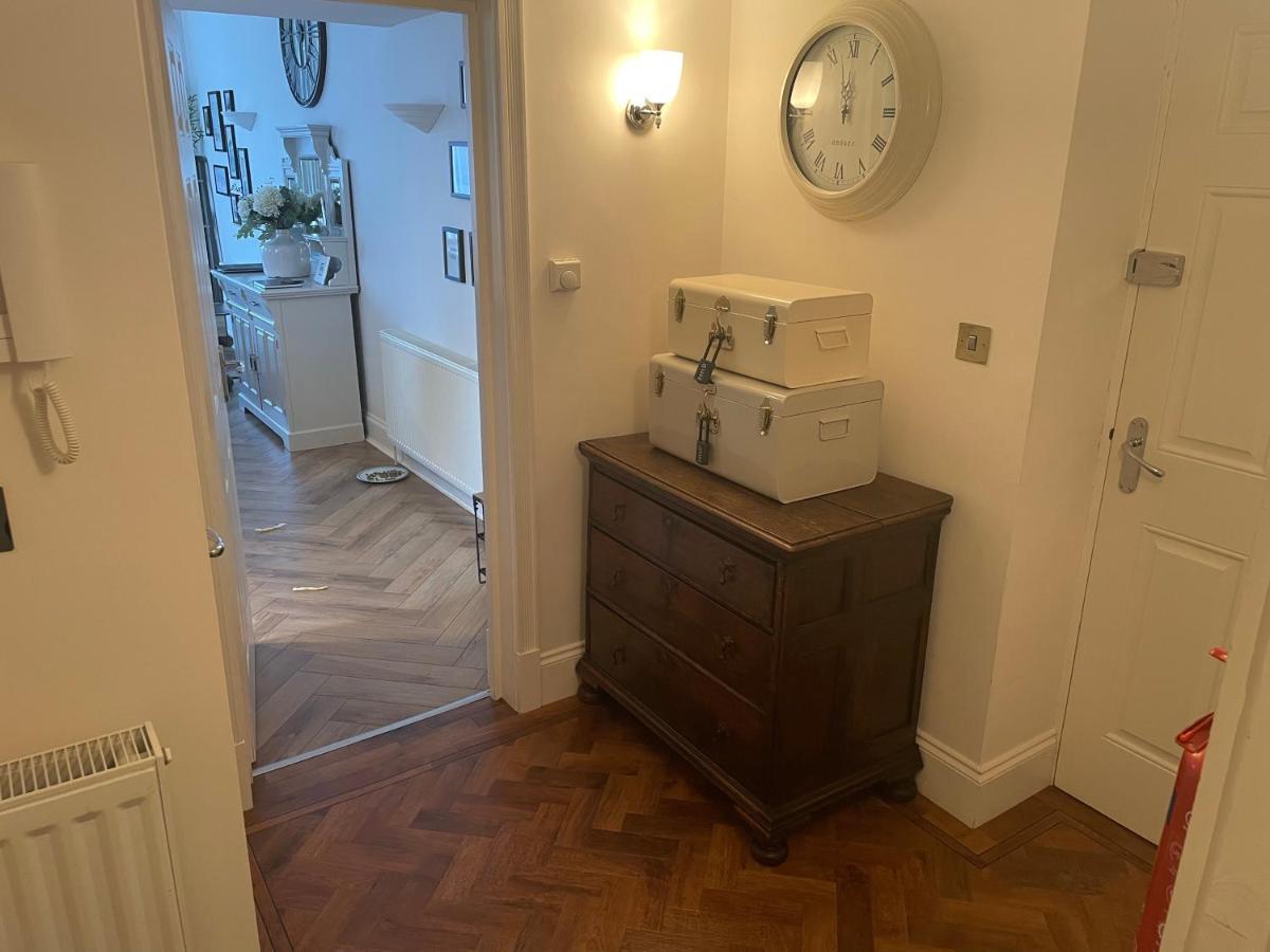 Stunning 2-Bed-2Bath Apt In Whitby With Parkingアパートメント エクステリア 写真